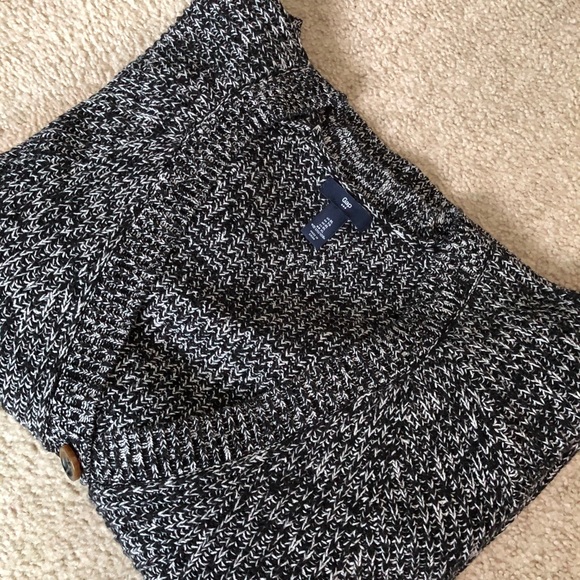 NWOT Gap Black/White Knit Buttoned Sweater Cardigan - Picture 3 of 3